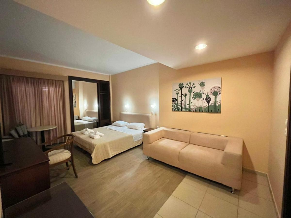Saint George Hotel อัสโปรวาลตา ภายนอก รูปภาพ